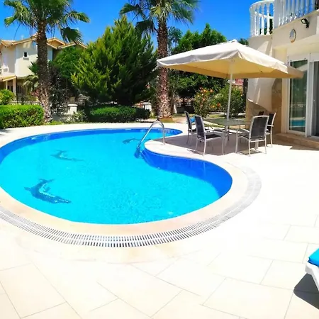מלון Invigorating With Private Pool In Antalya באלאק